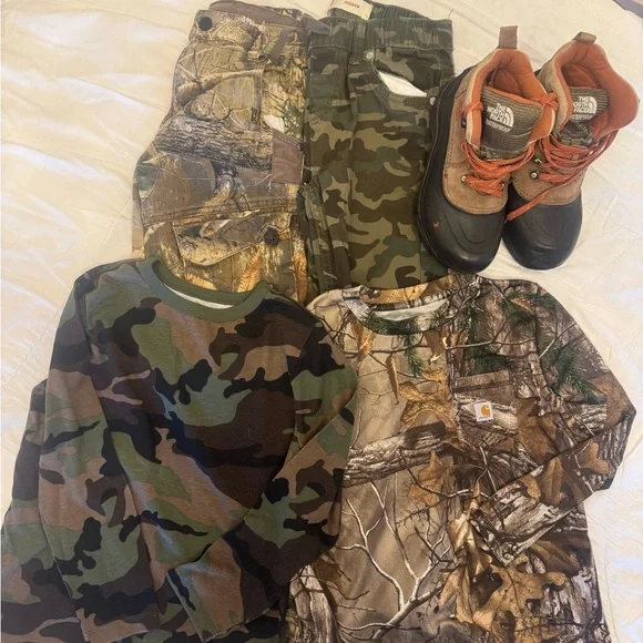 Camo Carhartt, Levi’s , North Face Bundle Lot - Picture 1 of 4